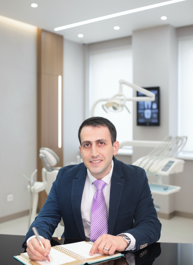 دکتر مرتضی عشاق
